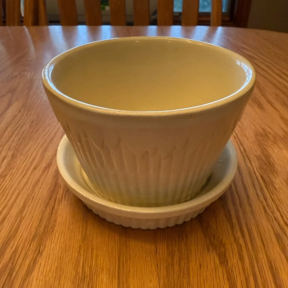 Cream Vintage Ceramic Planter with Saucer Bottom